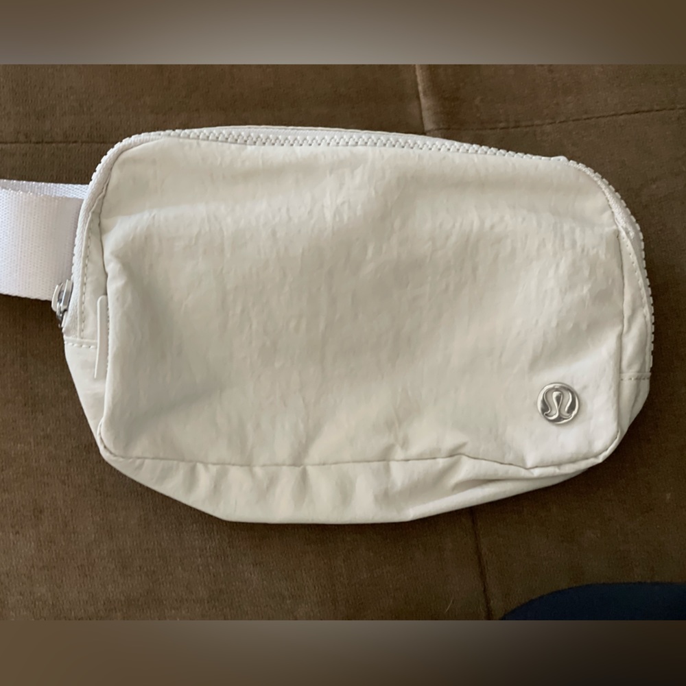 NWT Lululemon Everyday Belt Bag